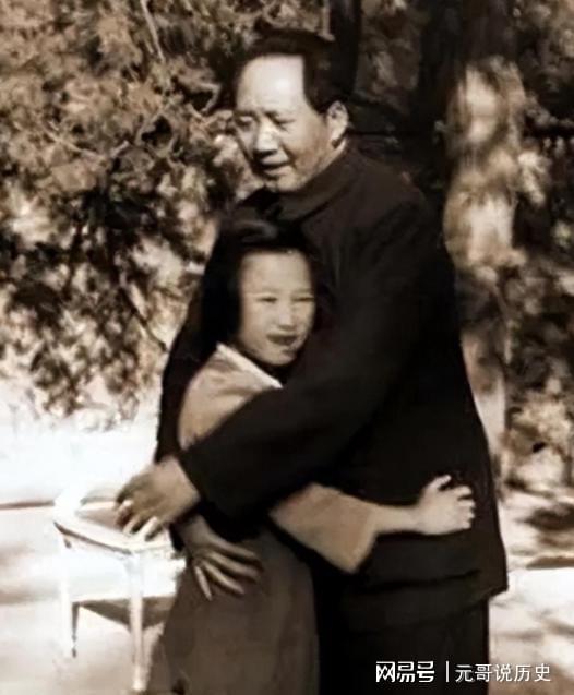 1972年李讷怀孕，因晚上睡不着想喝安眠药，江青拒绝：用量太大了